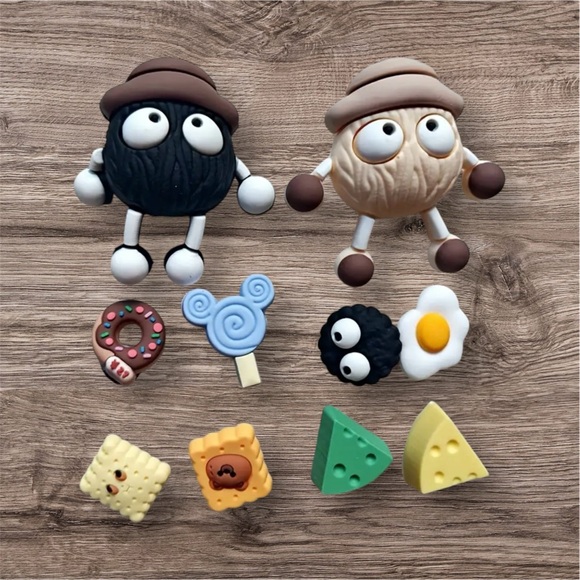 Brand New Clogs & Mules - Picture 2 of 3